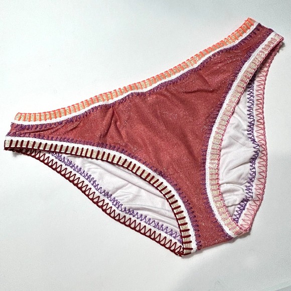 PilyQ PQ Teaberry Crochet Trim Scoop Swim Bikini Bottom Size M NWT - Picture 5 of 10